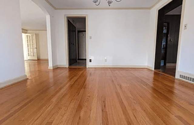 421 Wayne Ter, Gallery 4