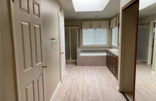 2594 Dorset Drive photos photos