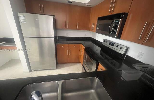 100 N Federal Hwy photos photos