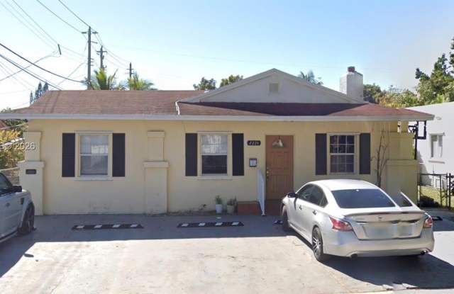 2224 SW 11th St photos photos