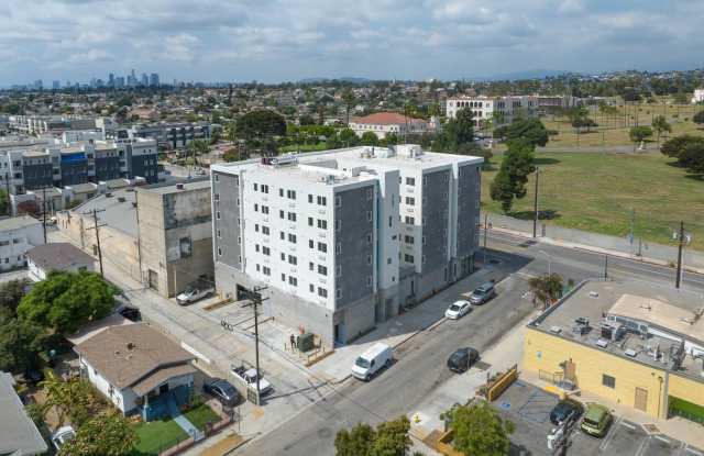 4252 Whittier Boulevard Gallery 2
