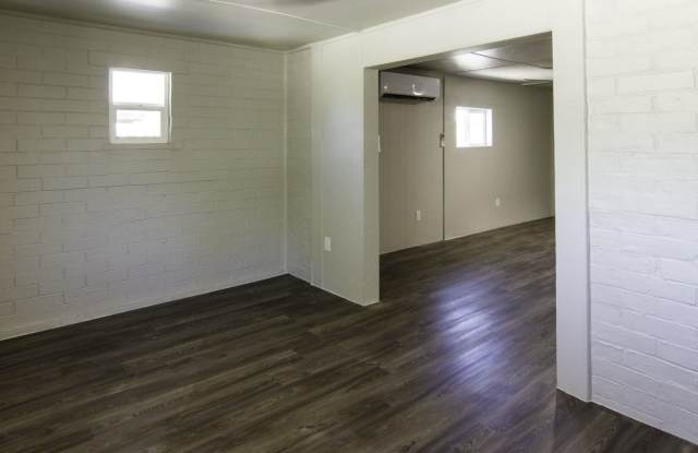 130 E Navajo Gallery 4