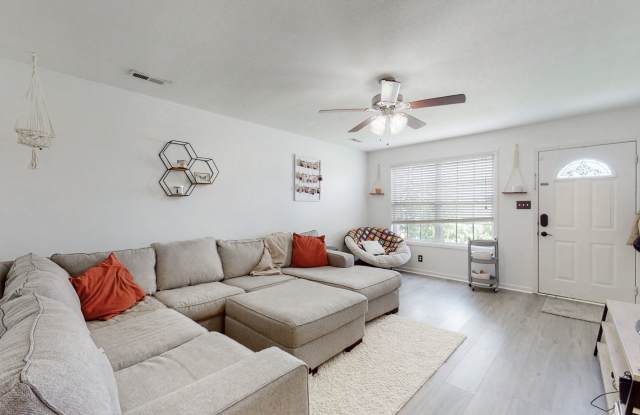 117 North Cavalcade Circle Gallery 3