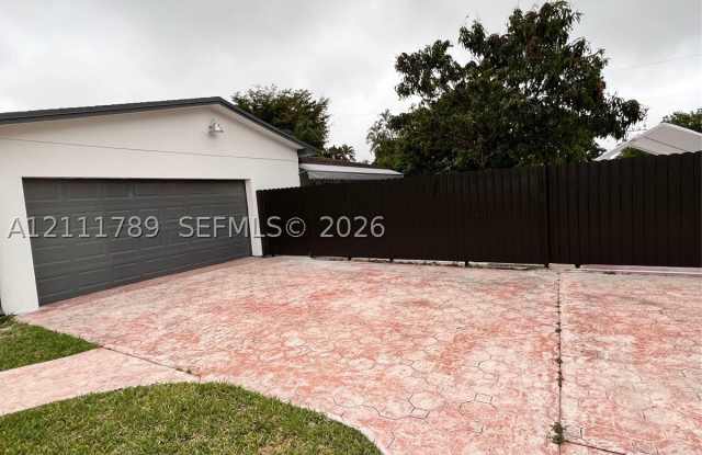 11250 SW 173rd Ter Gallery 1