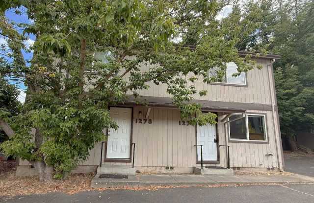 Two Bedroom Ashland Townhouse | Available Now! Gallery 1