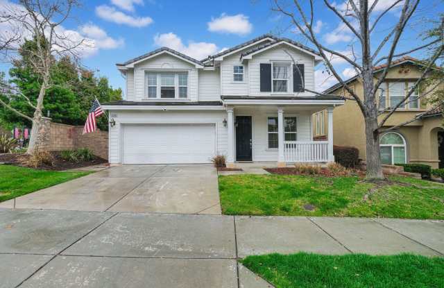 Spacious 2-Story 3-Bedroom Home in Chapman Heights' Aberdeen HOA! Gallery 1