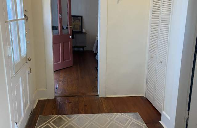 4907 Camp St. Unit D Gallery 3