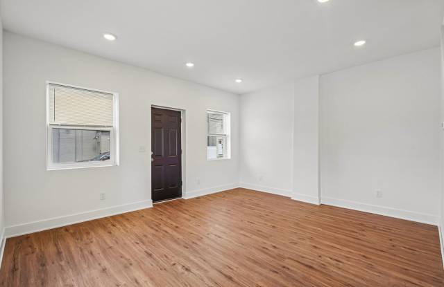 Home for Rent in the Heart of Bridgeport | 4 Bedrooms | 3.5 Bathrooms | Recently Renovated Gallery 4
