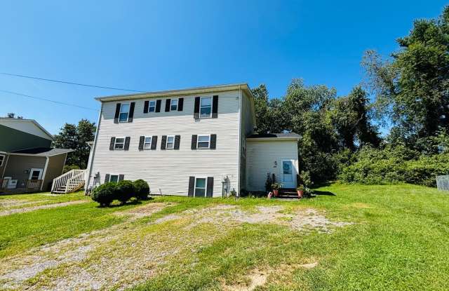 Duplex in Christiansburg Gallery 1