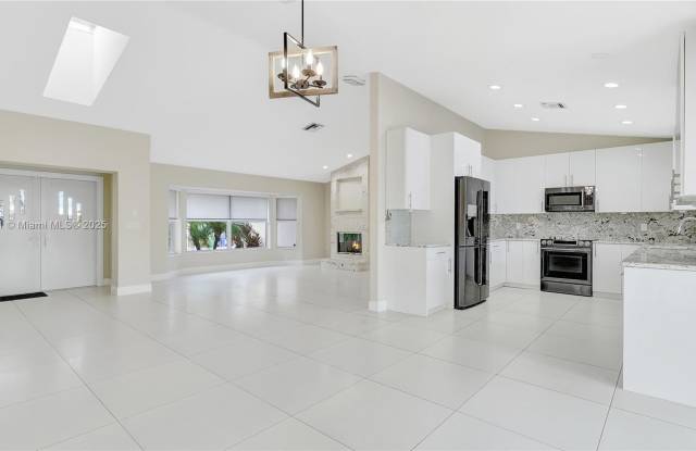 1412 NE 53rd Ct photos photos