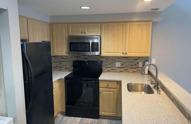 82 HAWTHORNE COURT NE Gallery 4