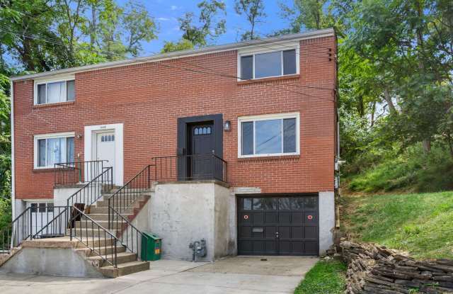Recently Renovated 2 Bed, 1 Bath Home - Off-Street Parking, Central AC & Heat -READY TO MOVE IN!! Gallery 4