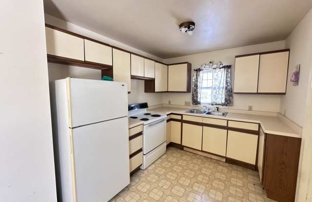 420 10th Street North Gallery 3