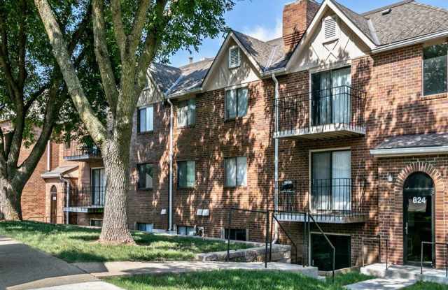 Edgewater Court Apartments Gallery 3