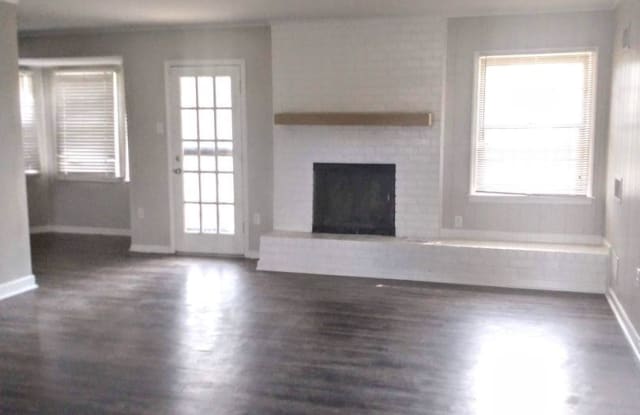 3382 Castleman St. Gallery 3