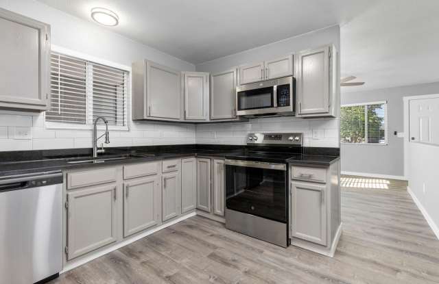 Beautiful Newly Remodeled Home Available Now! Gallery 2