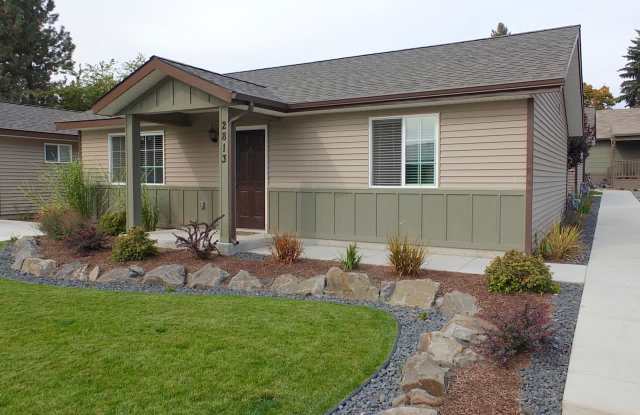 Beautiful 2 Bedroom Cottage Centrally Located in Coeur d'Alene Gallery 1