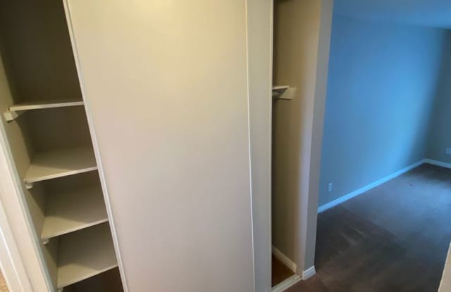 3 Bedroom 2 Bath Remodeled Condo Parking & Pool Gallery 4