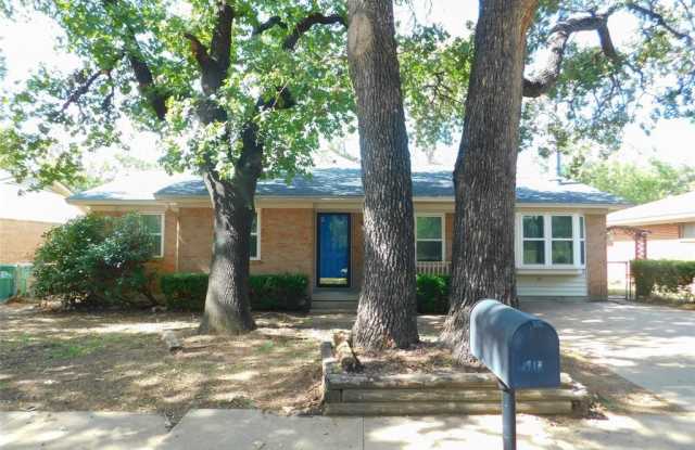 1918 Mercedes Road - 1918 Mercedes Road, Denton, TX 76205
