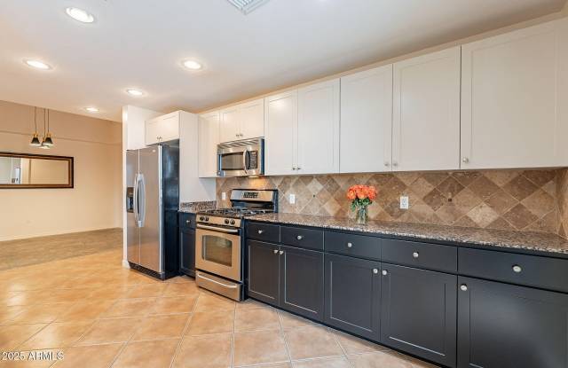 2302 N CENTRAL Avenue - 2302 North Central Avenue, Phoenix, AZ 85004