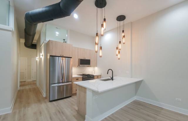 3829 N Southport Gallery 2