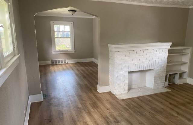 Spacious 3-Bedroom Home for Lease in Akron photos photos