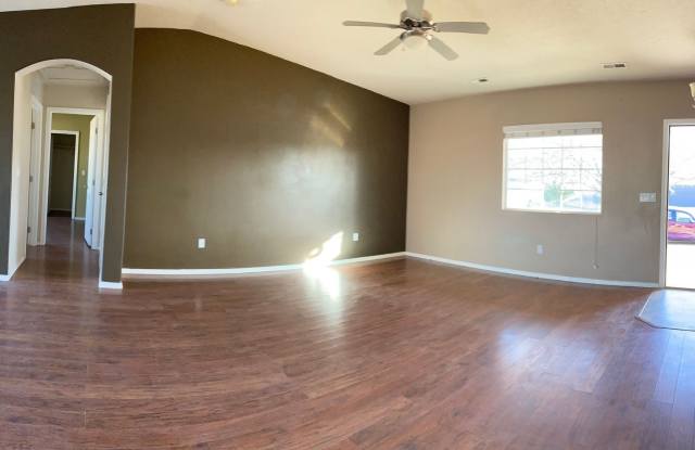 Beautiful Home In Canyon View Estates Gallery 4