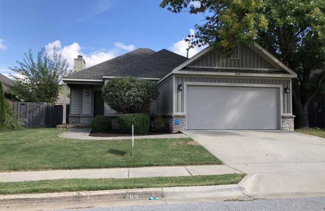 2646 Miranda Avenue - 2646 North Miranda Avenue, Fayetteville, AR 72703