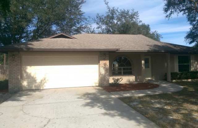 101 W Osceola Ct - 101 East Osceola Street, Minneola, FL 34715