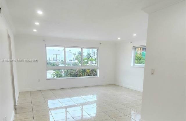 1020 94th St photos photos