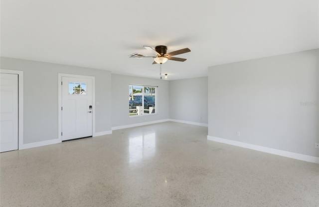 4044 HEADSAIL Drive Gallery 3