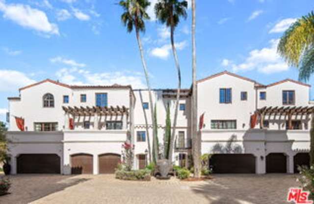 11937 Sunset Boulevard Gallery 3