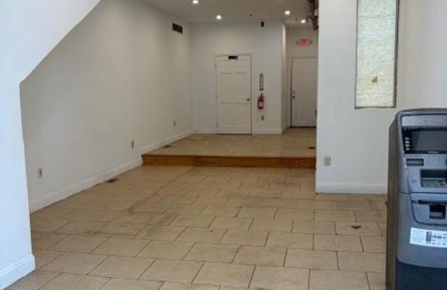 2908 RIDGE Avenue Gallery 2