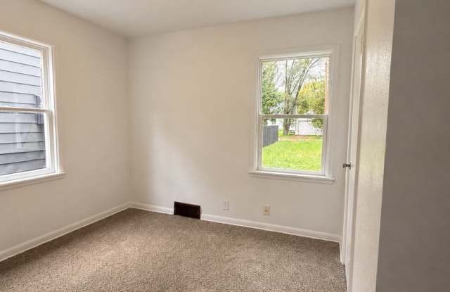 Spacious 3 bedroom home. Section 8 accepted Gallery 3