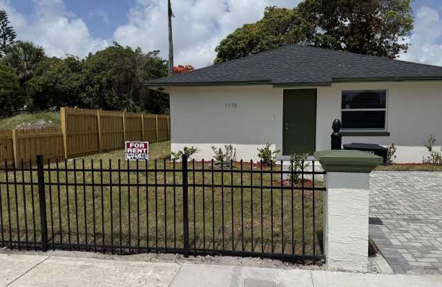 1115 Windsor Avenue photos photos