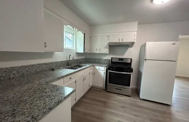 Charming 3 Bed, 2 Bath Home + Bonus 1 Bed/1 Bath Casita! photos photos
