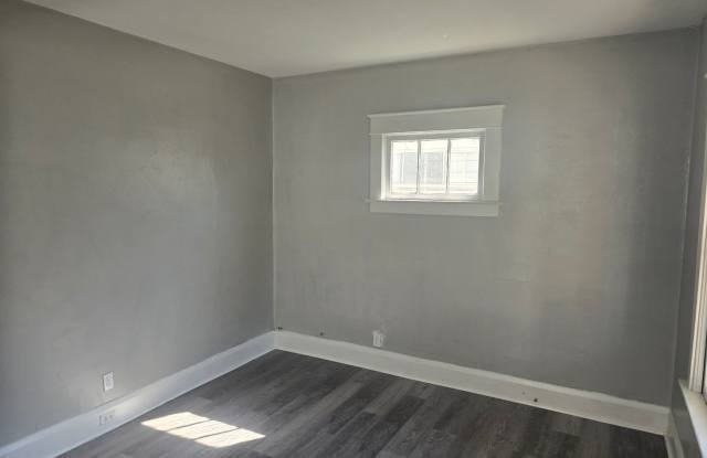 ***NEW ON THE MARKET....DRIVE BY TO CHECK IT OUT*** Gallery 3