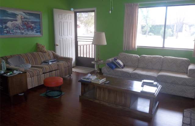 4924 N. Spring Dr Gallery 3