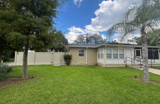 2/1 duplex - Great Location near downtown photos photos