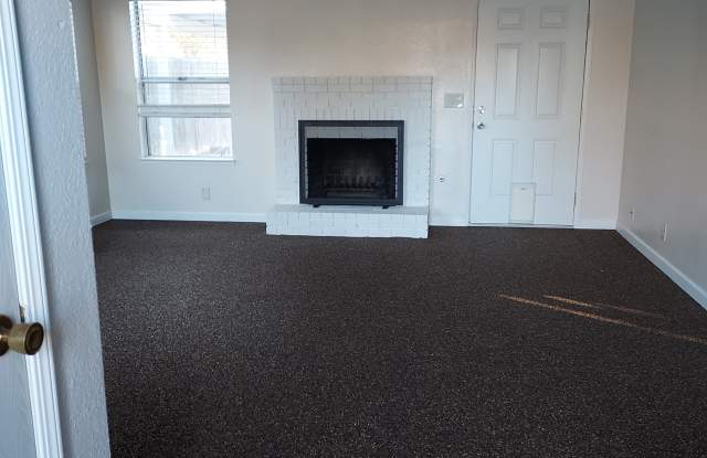 1001 Fairview Place Gallery 2
