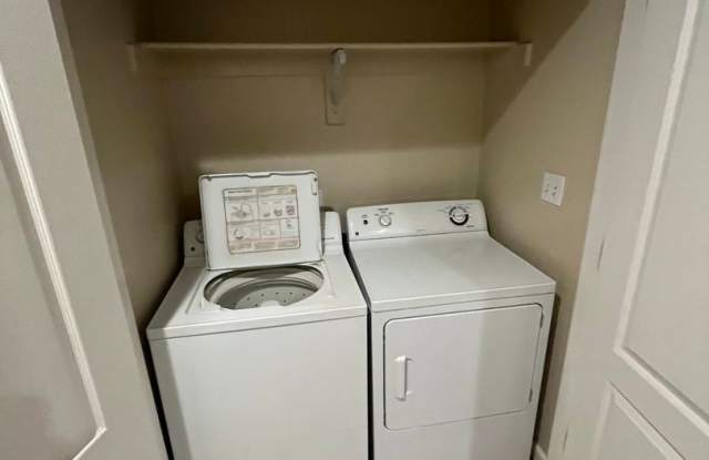 55+ Gated Community Beautiful 2Bed / 1 Bath Home Gallery 4
