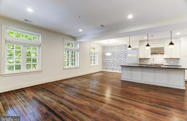 1848 BILTMORE Street NW Gallery 4