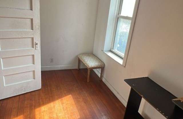 1905 Beacon St unit: 2F - 1905 Beacon Street, Brookline, MA 02445 1905 Beacon St unit: 2F - 1905 Beacon Street, Brookline, MA 02445