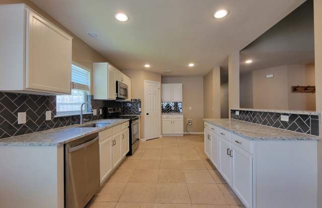 1600 Shady Brook Gallery 3