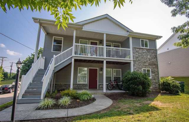Charming 3-Bedroom Townhome with Private Ensuite Baths photos photos