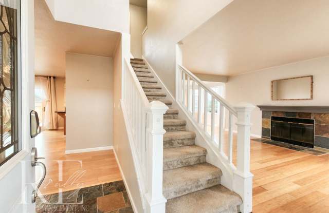 Updated 3-Bedroom Home with Puget Sound Views, Lake Access & Landscaping Included Gallery 3