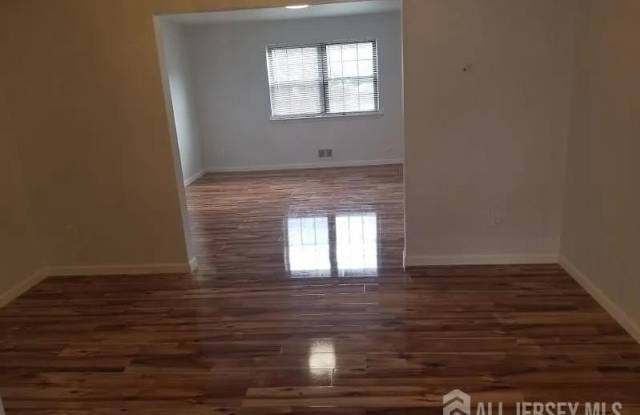804 Maple Hill Drive Gallery 4