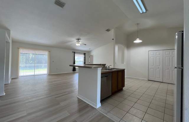 $1,895 ** 3 Bed / 2 Bath * Single Family Home Gallery 3