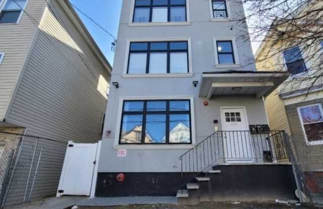 340 Hamilton Ave - 340 Hamilton Avenue, Paterson, NJ 07501