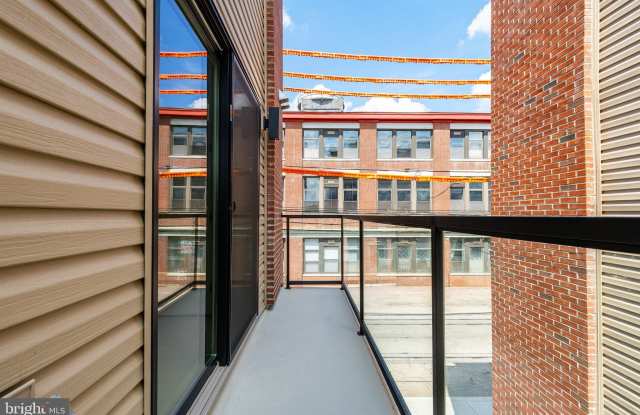 1649 6TH Street N Gallery 4